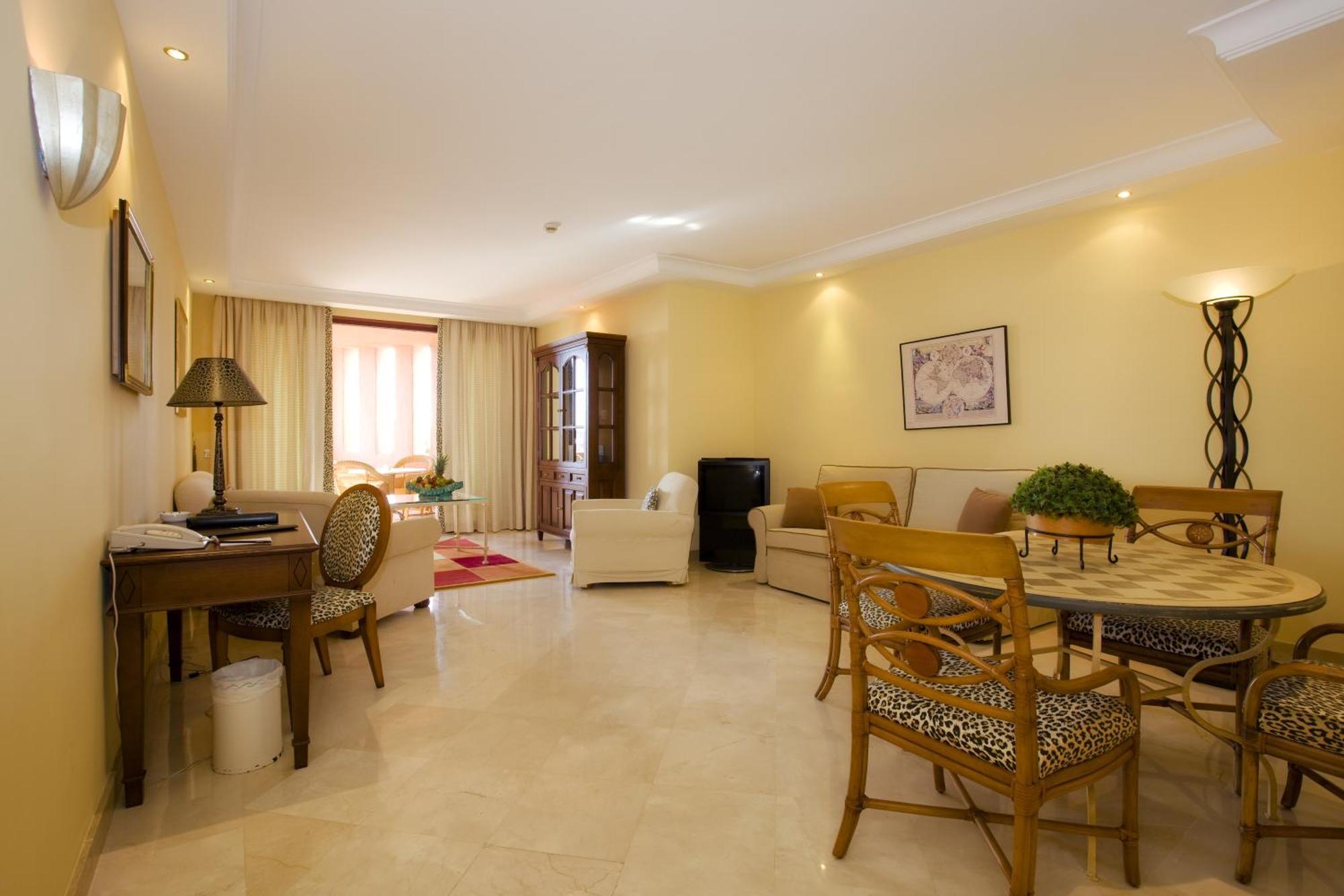 Bahía Beach Apartments Estepona Zimmer foto