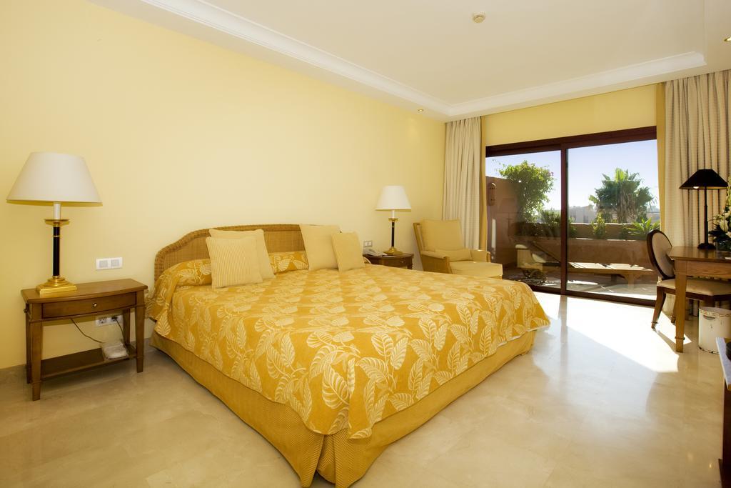 Bahía Beach Apartments Estepona Zimmer foto