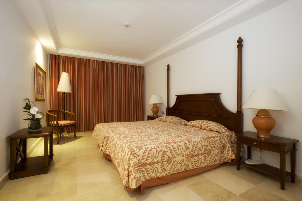 Bahía Beach Apartments Estepona Zimmer foto