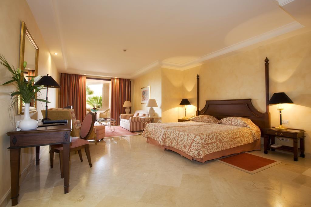 Bahía Beach Apartments Estepona Zimmer foto