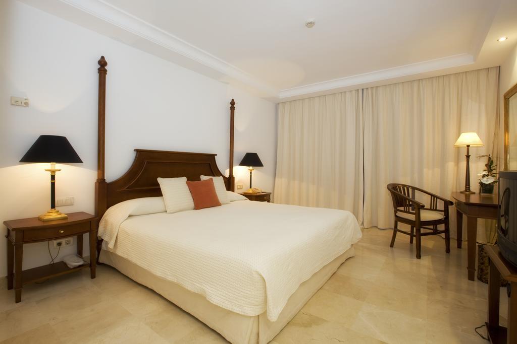 Bahía Beach Apartments Estepona Zimmer foto