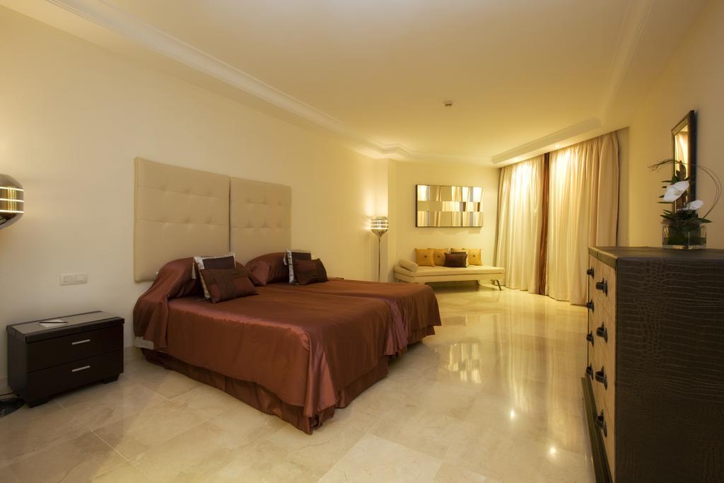 Bahía Beach Apartments Estepona Zimmer foto